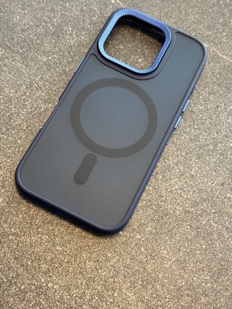 Hülle Apple iPhone 16 Pro Blau/Magnetisch